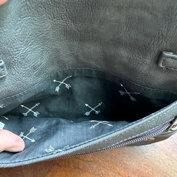 NWOT grey purse with bronze colored detailing - Picture 4 of 4